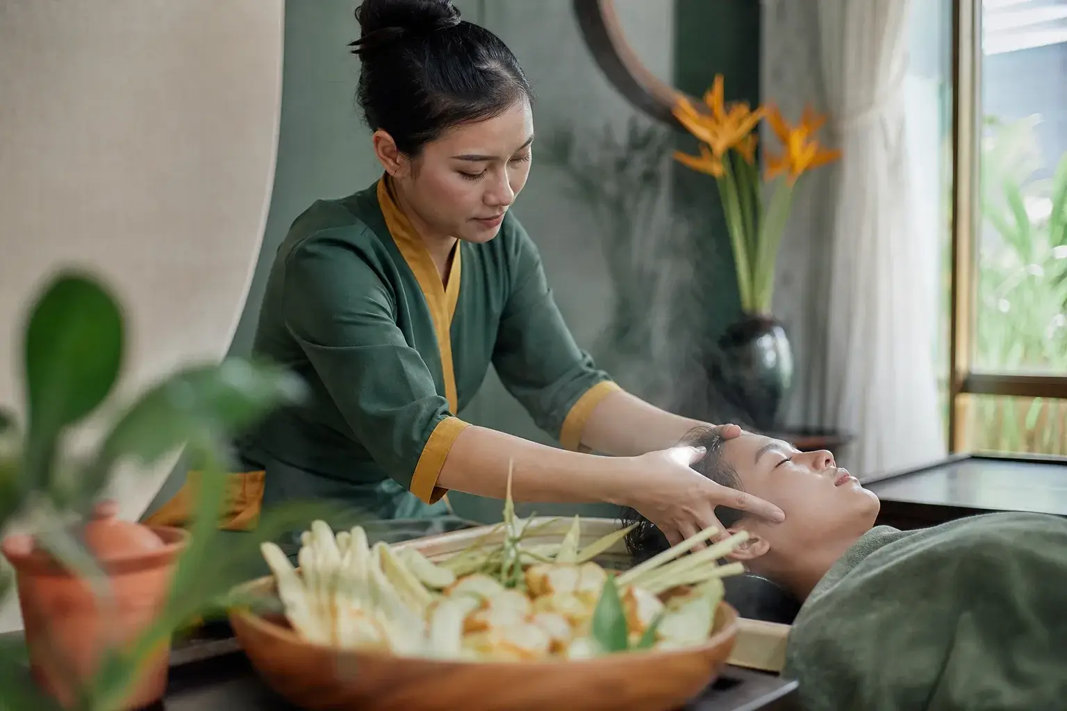 Gội đầu dưỡng sinh với thảo dược sả và vỏ bưởi